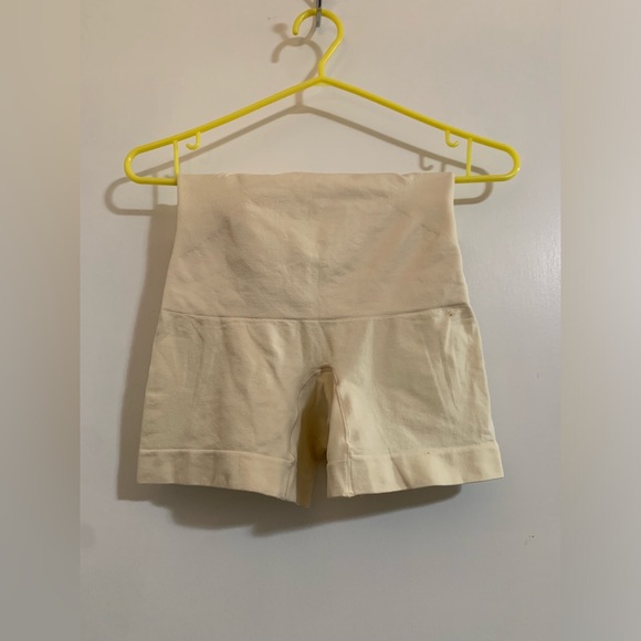 Shapewear - Picture 2 of 3